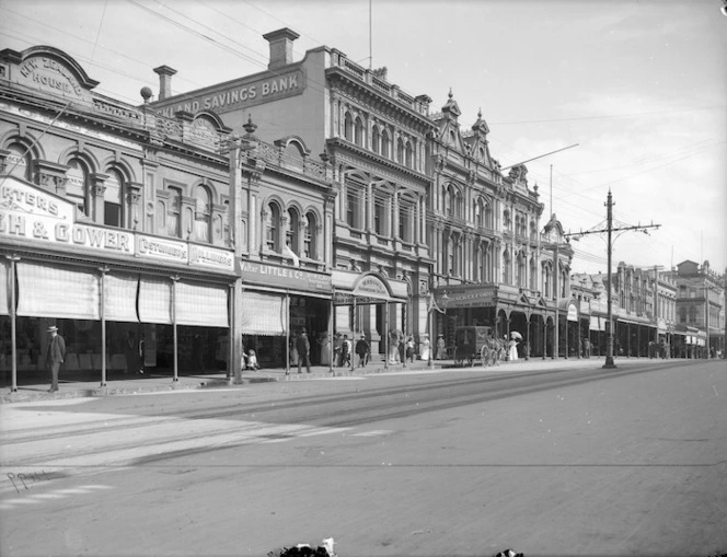 A black and white image of Auckland Savings Bank on Queen Street circa 1910